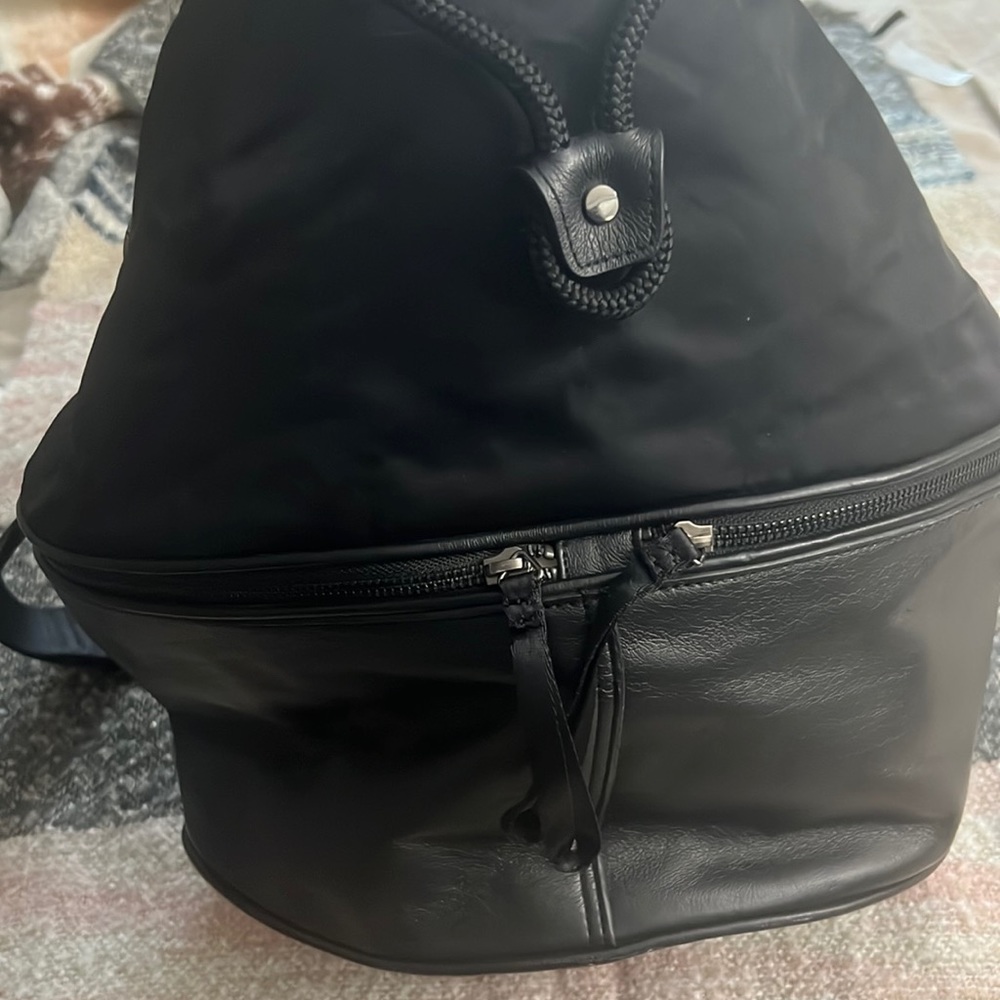 Big lululemon cinch bag gym travel